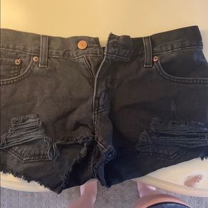 LEVI Cut off black denim shorts